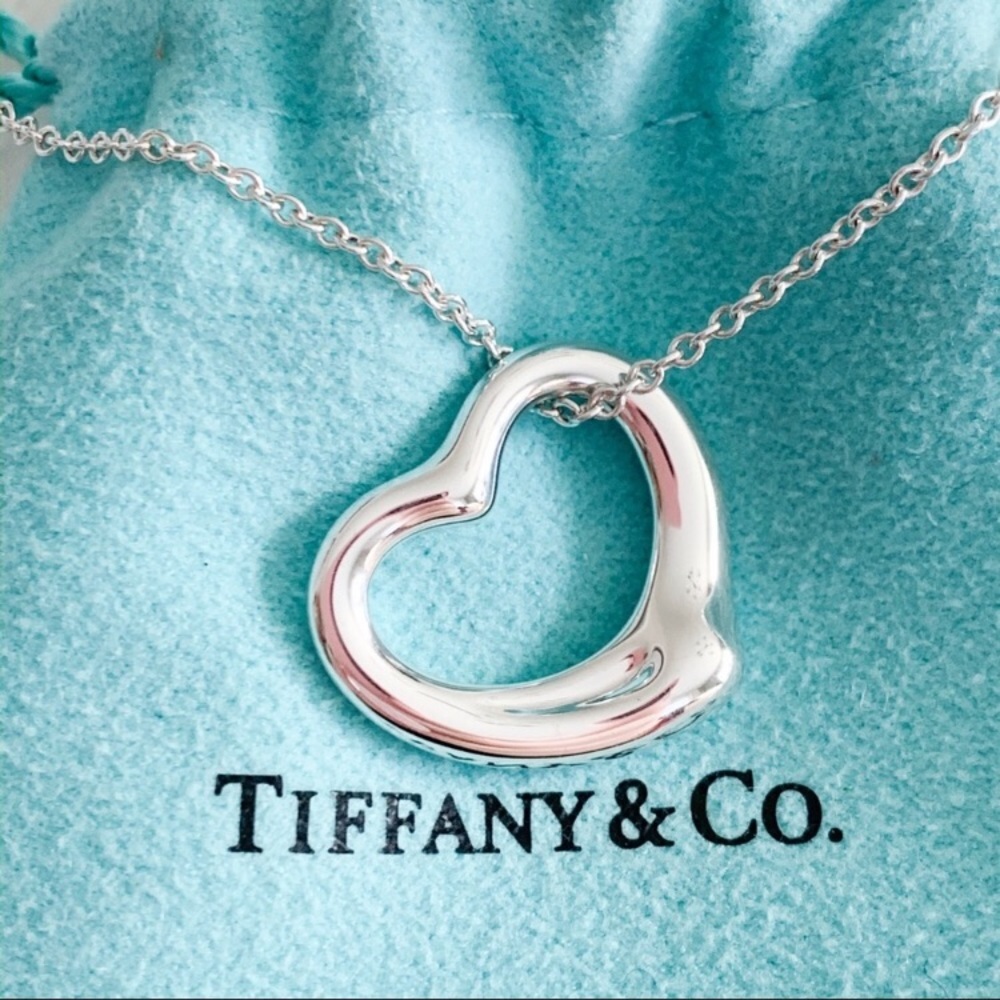 Tiffany & Co. open heart necklace 36mm